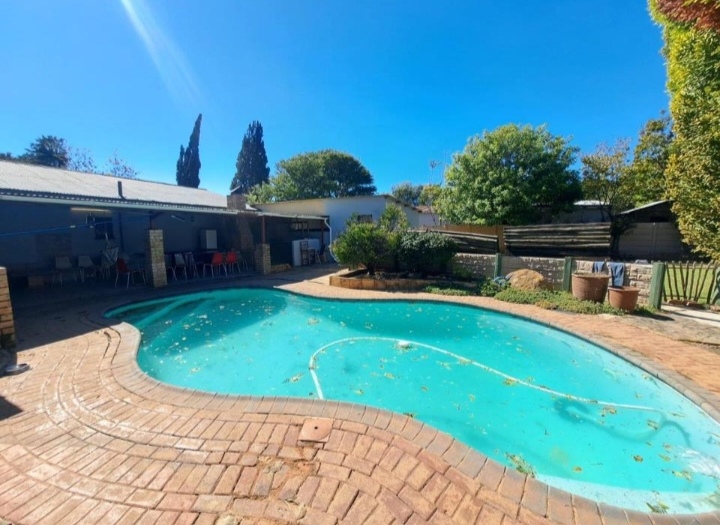 4 Bedroom Property for Sale in Roosheuwel North West